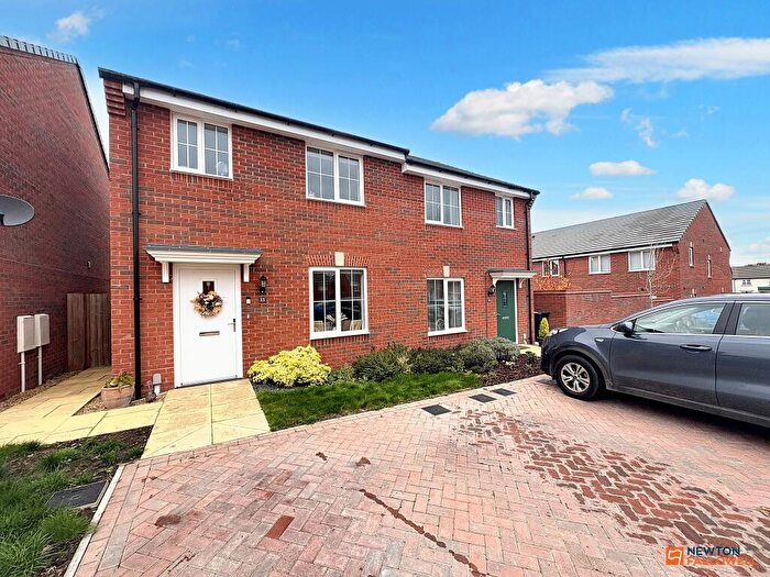 3 Bedroom Semi-Detached House For Sale In Spa Chase, Bourne, PE10