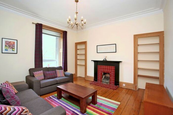 3 Bedroom Flat To Rent In Loanhead Place, Rosemount, Aberdeen, AB25