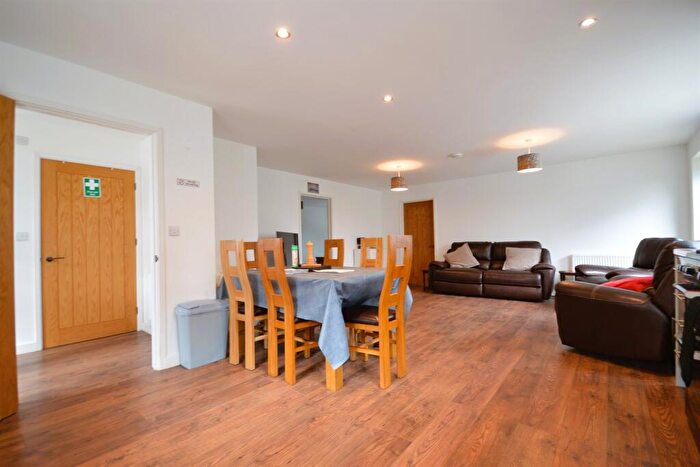 2 Bedroom Detached Bungalow To Rent In Crablands, Selsey, PO20
