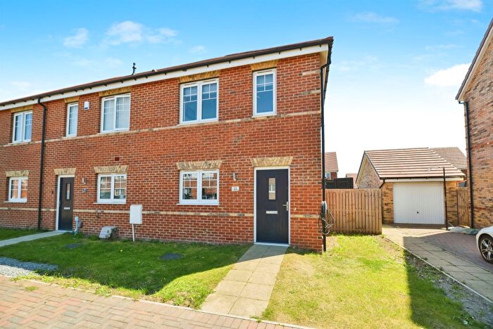 3 Bedroom End Of Terrace House For Sale In Hay Close, Stockton-On-Tees, TS19