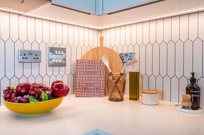 2 Bedroom Flat To Rent In Uncle Wembley, Wembley, HA9