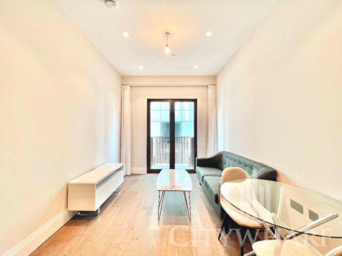 1 Bedroom Flat To Rent In Selsdon Way, London, E14