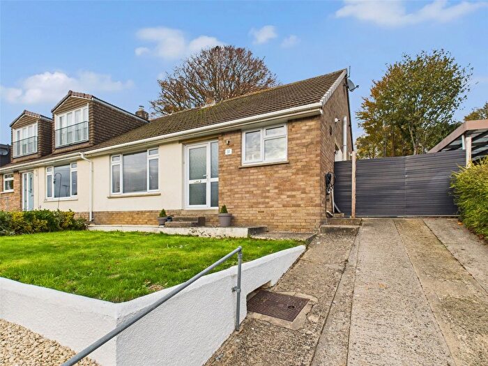 3 Bedroom Bungalow For Sale In Mill Farm Drive, Stroud, Gloucestershire, GL5