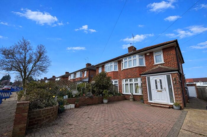 3 Bedroom Semi Detached House For Sale In Calder Gardens, Edgware, HA8