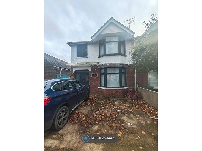 3 Bedroom Semi-Detached House To Rent In Shrivenham Road, Swindon, SN1