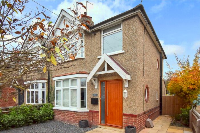 3 Bedroom Semi-Detached House To Rent In Colborne Road, Didcot, Oxfordshire, OX11