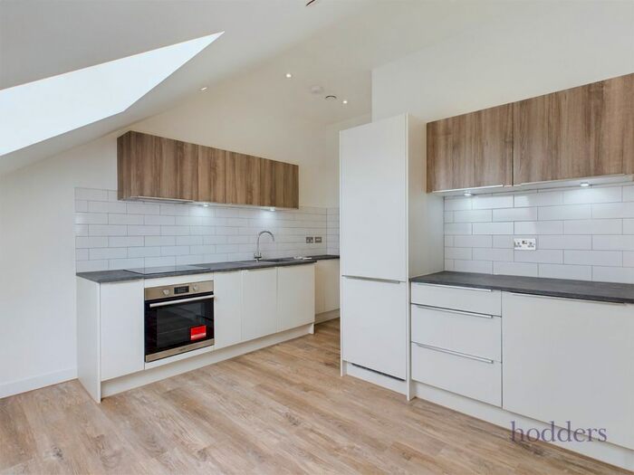 1 Bedroom Flat To Rent In London Road, Staines-Upon-Thames, Surrey, TW18