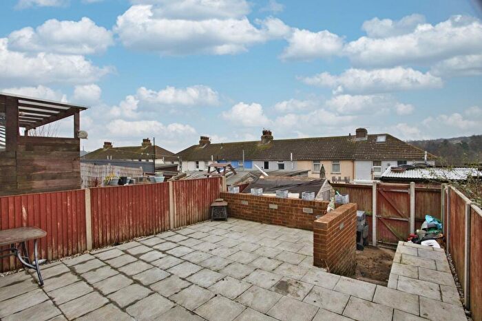 3 Bedroom Terraced House For Sale In Hamilton Road, Dover, CT17