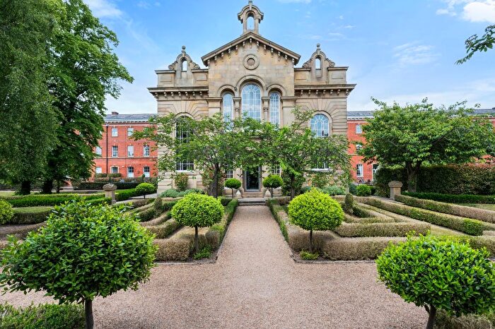 2 Bedroom Flat For Sale In Houseman Crescent, West Didsbury, Manchester, M20