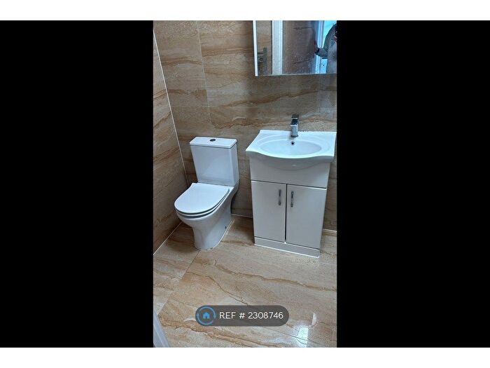 1 Bedroom Flat To Rent In Wiltshire Court, Swindon, SN1
