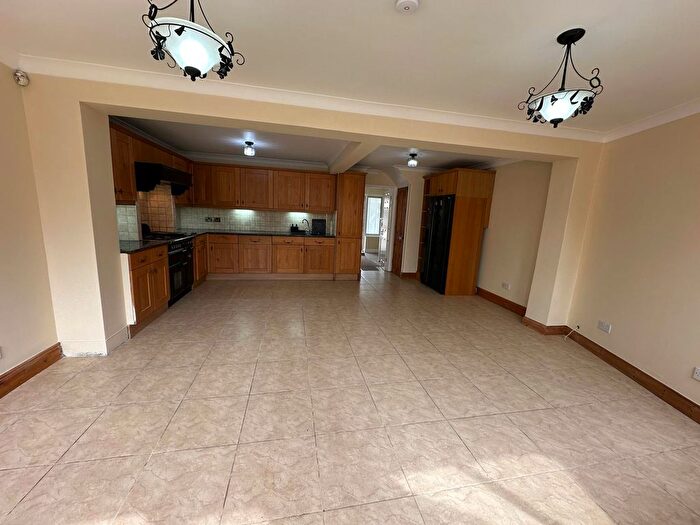 4 Bedroom Semi-Detached House To Rent In Charcroft Gardens, Enfield, EN3