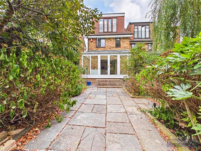 5 Bedroom Semi Detached House To Rent In The Willows, Weybridge, KT13
