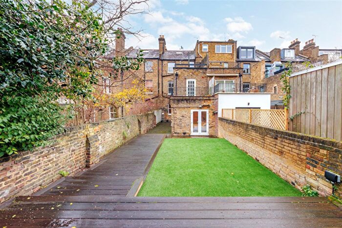 1 Bedroom Flat For Sale In Shirlock Road, Hampstead, NW3