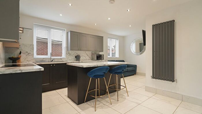 4 Bedroom Semi-Detached House For Sale In Gattison Lane, Doncaster, DN11