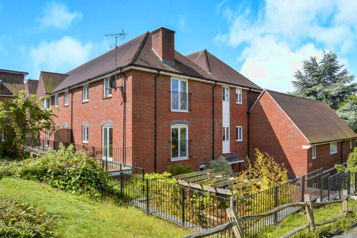 1 Bedroom Apartment To Rent In Clifton Heights, Dorking, RH4