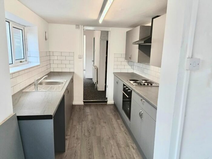 2 Bedroom End Of Terrace House To Rent In Colenso Street, Hull, HU3