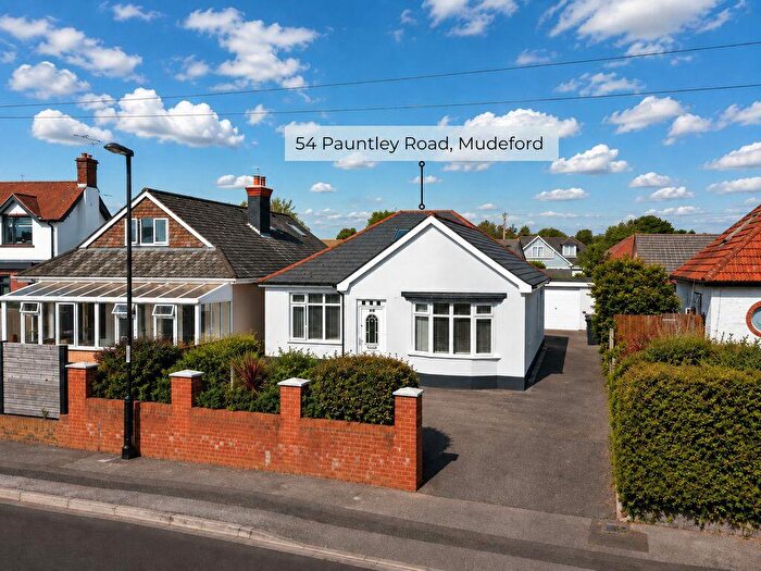 4 Bedroom Detached Bungalow For Sale In Pauntley Road, Mudeford, BH23