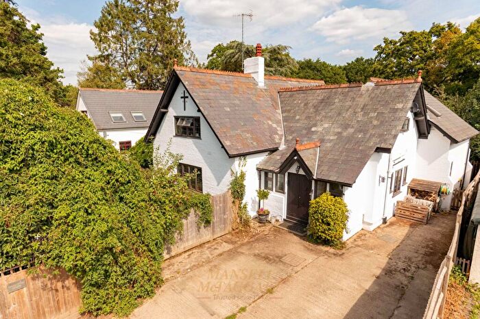 6 Bedroom Detached House For Sale In Peeks Brook Lane, Horley, RH6