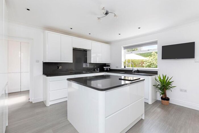 5 Bedroom Detached House For Sale In The Oaks, Rustington, BN16