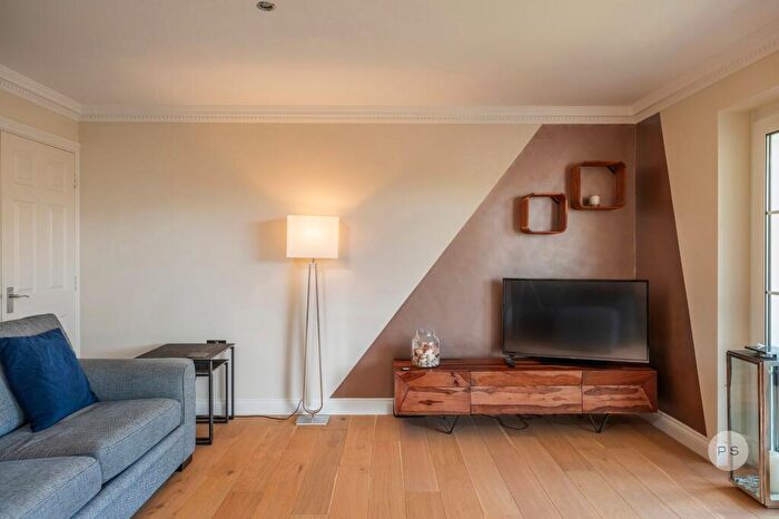 2 Bedroom Apartment To Rent In Flat Hays On The Chine, - Studland Road, Alum Chine, Westbourne, BH4