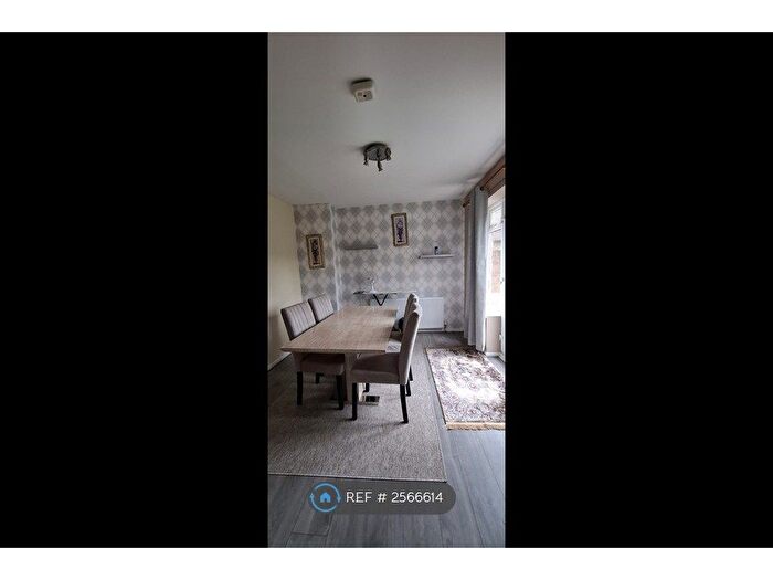 3 Bedroom Semi-Detached House To Rent In Cowridge Crescent, Luton, LU2