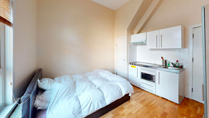 Studio To Rent In C Hackney Road, London, E2