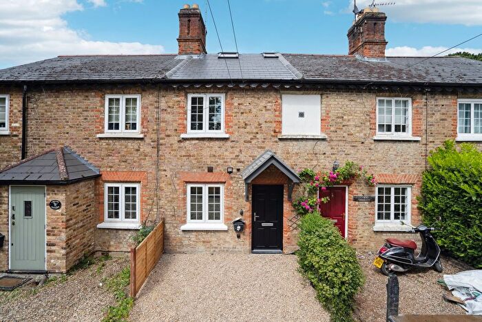 3 Bedroom Cottage For Sale In Hollybush Hill, Stoke Poges, SL2