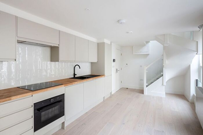 2 Bedroom Flat To Rent In Flat, - East Street, Brighton, BN1