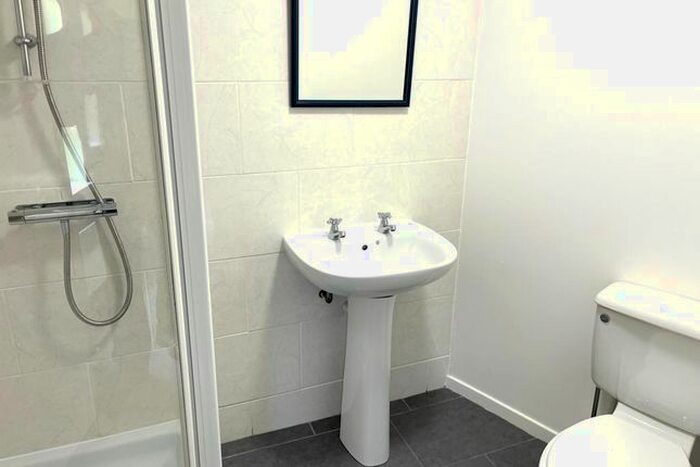 3 Bedroom Flat To Rent In Middlesex Gardens, Kinning Park, Glasgow, G41