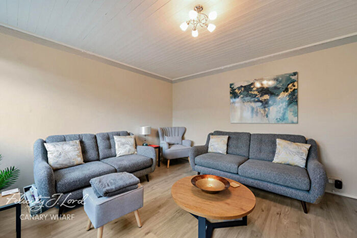 3 Bedroom Flat For Sale In Galbraith Street, London, E14