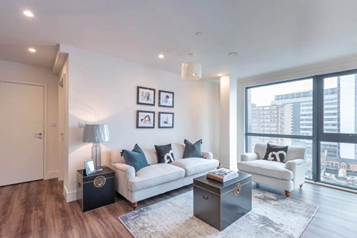 2 Bedroom Penthouse For Sale In The Lightwell, Cornwall Street, Birmingham, B3