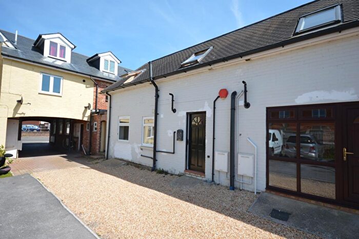 2 Bedroom Apartment To Rent In South Street, Pennington, Lymington, Hampshire, SO41