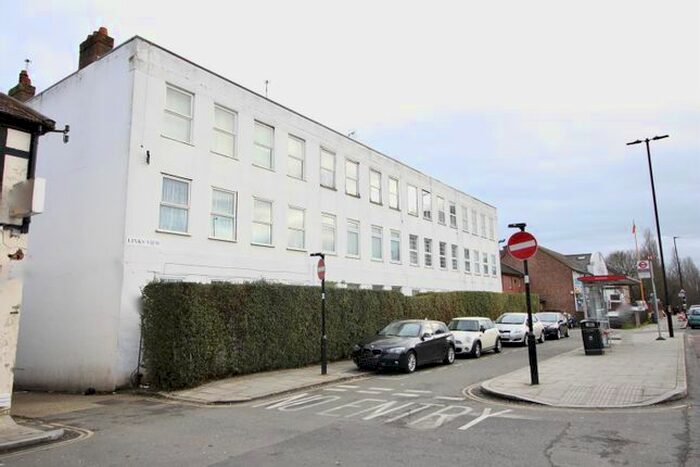 2 Bedroom Flat For Sale In Links View, Greenford Road, Greenford, UB6