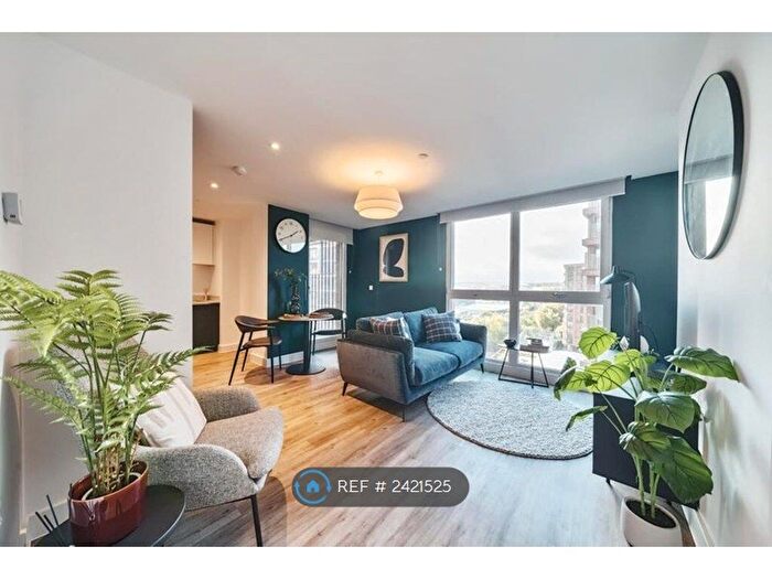 2 Bedroom Flat To Rent In The Junction, Leeds, LS12