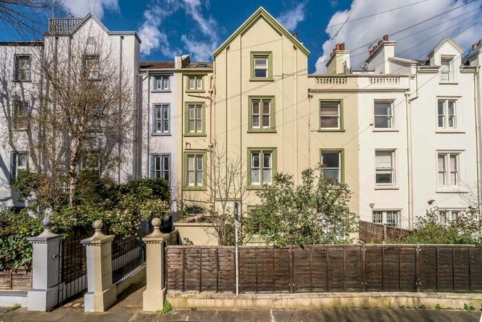 2 Bedroom Flat To Rent In Peterborough Villas, Fulham, London, SW6