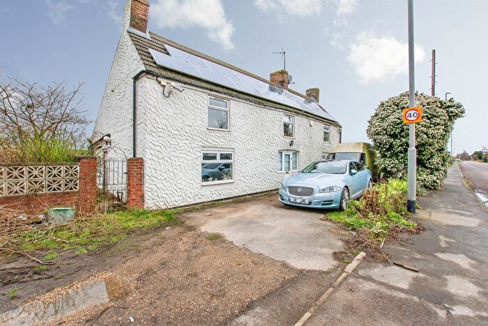 5 Bedroom Detached House For Sale In Bridge Road, Sutton Bridge, Spalding, PE12