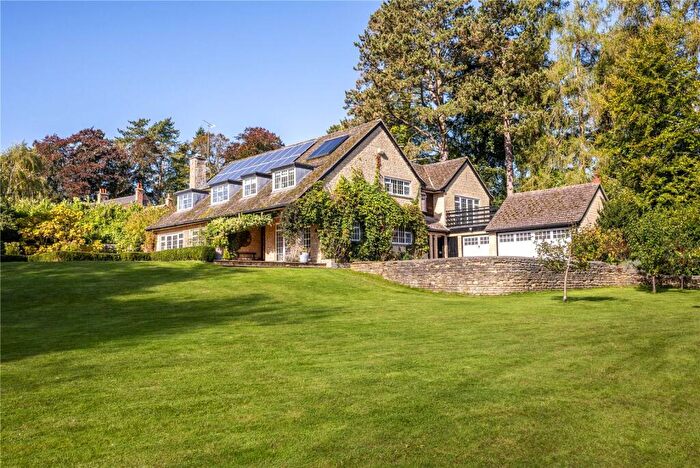 6 Bedroom Detached House For Sale In Heyford Road, Steeple Aston, Bicester, Oxfordshire, OX25