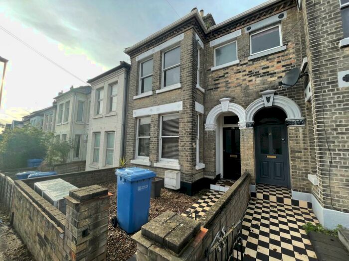 3 Bedroom House To Rent In Cedar Road, Norwich, NR1