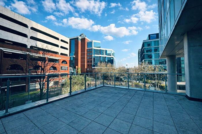 3 Bedroom Flat For Sale In Michigan Point Tower A, Michigan Avenue, Salford, M50