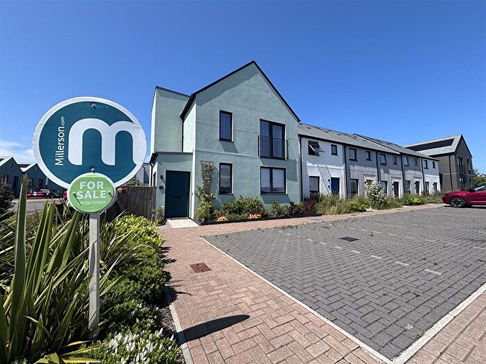 3 Bedroom Detached House For Sale In Bluebarrow Close, Carluddon, PL26