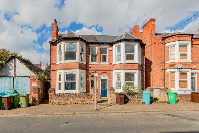 4 Bedroom Terraced House To Rent In Gloucester Avenue, Nottingham, NG7