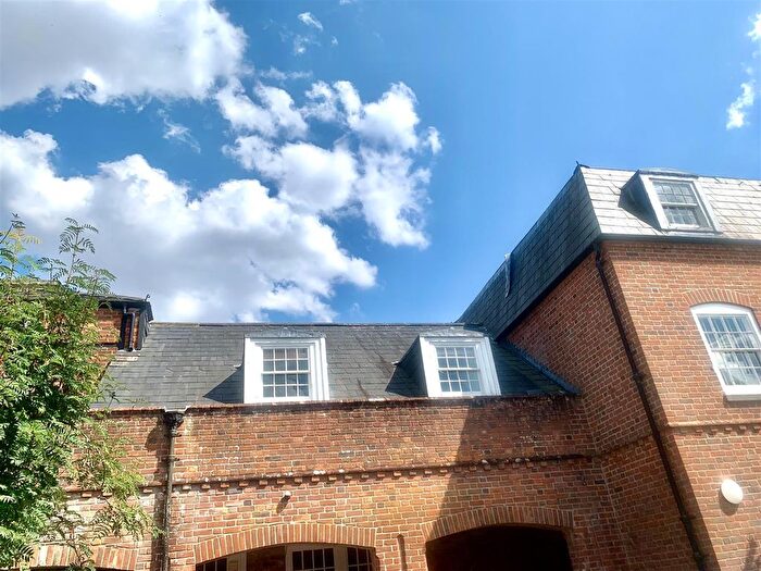 1 Bedroom Flat To Rent In Nags Head, Court, Devizes, SN10