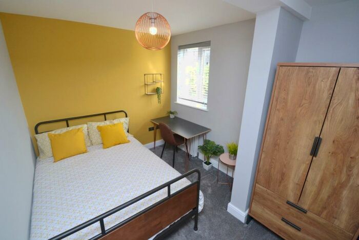 1 Bedroom Detached House To Rent In Waverley Street, Arboretum, Nottingham, NG7