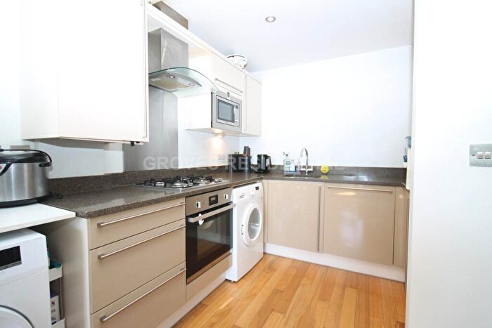 1 Bedroom Flat For Sale In Olympic Court, New Malden, KT3