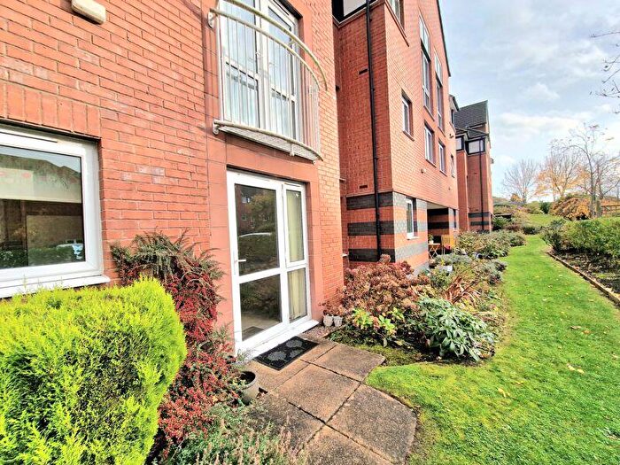 1 Bedroom Apartment For Sale In Metcalfe Court, Romiley, SK6