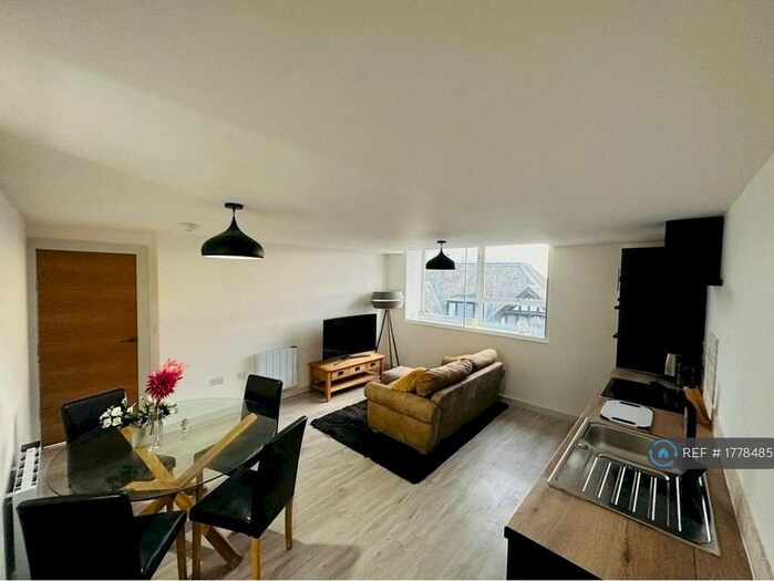 2 Bedroom Flat To Rent In West Bars House, Chesterfield, S40