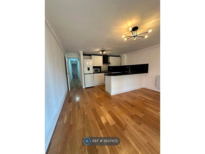 2 Bedroom Flat To Rent In The Lodge, Birmingham, B16