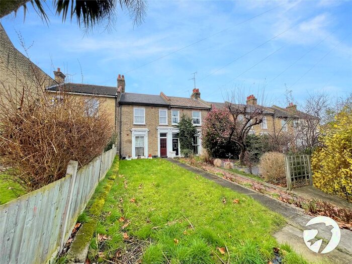 2 Bedroom Flat To Rent In Plum Lane, Plumstead, London SE18