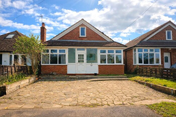 4 Bedroom Bungalow For Sale In Hamesmoor Road, Mytchett, Camberley, Surrey, GU16