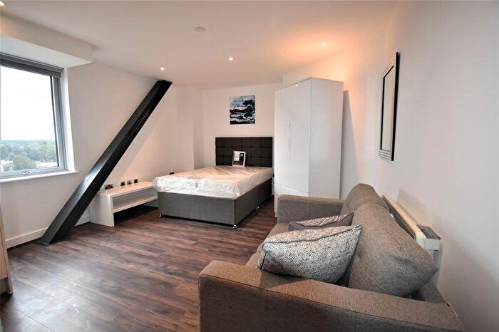 1 Bedroom Flat To Rent In Th Floor, Churchill Place, Churchill Way, Basingstoke, RG21